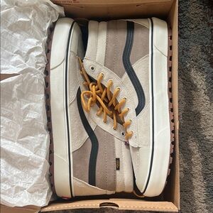 BRAND NEW! Vans SK8 Hi MTE 2 Size 13